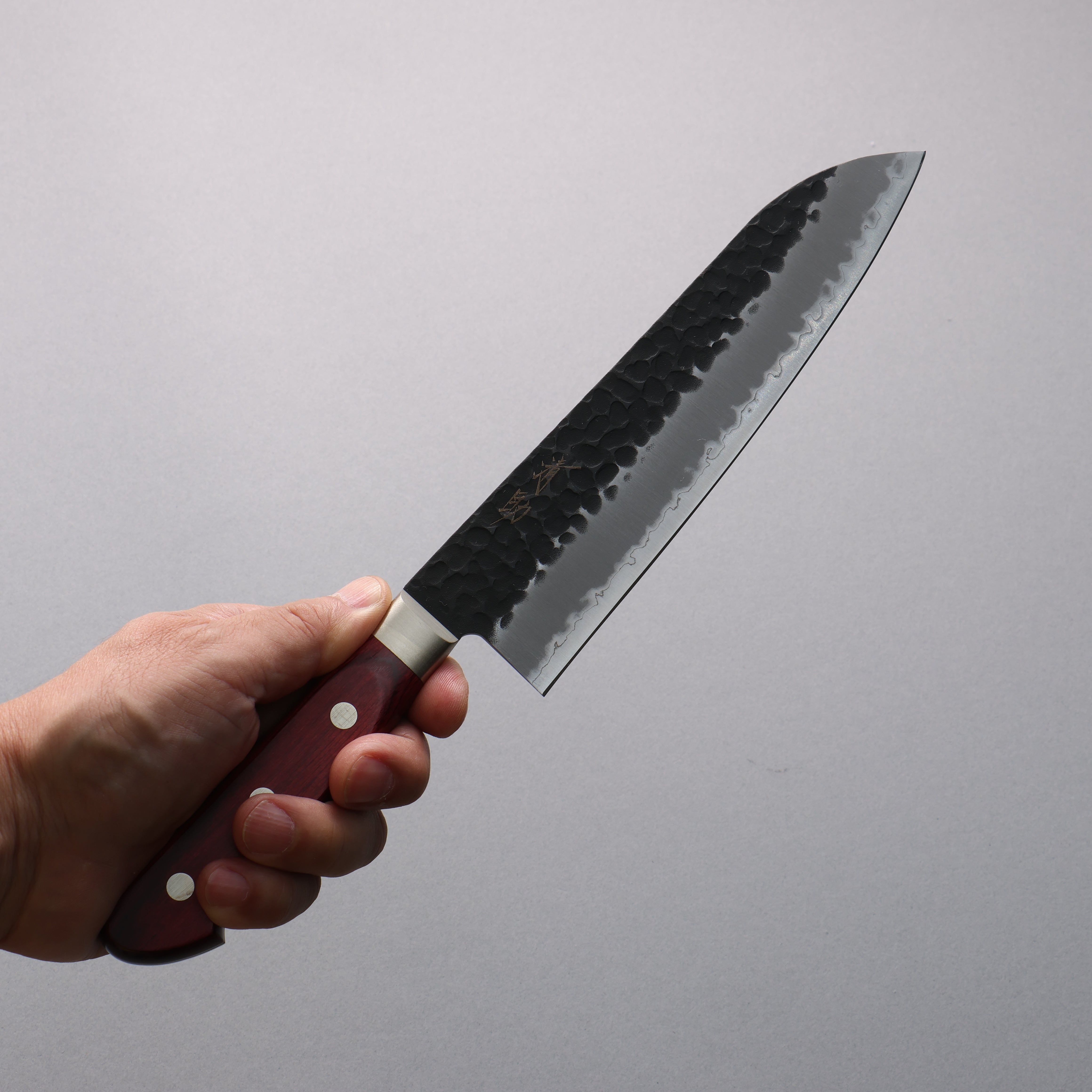 Seisuke Blue Super Hammered Black Finished Santoku 180mm Red Pakka wood Handle - Japanny - Best Japanese Knife