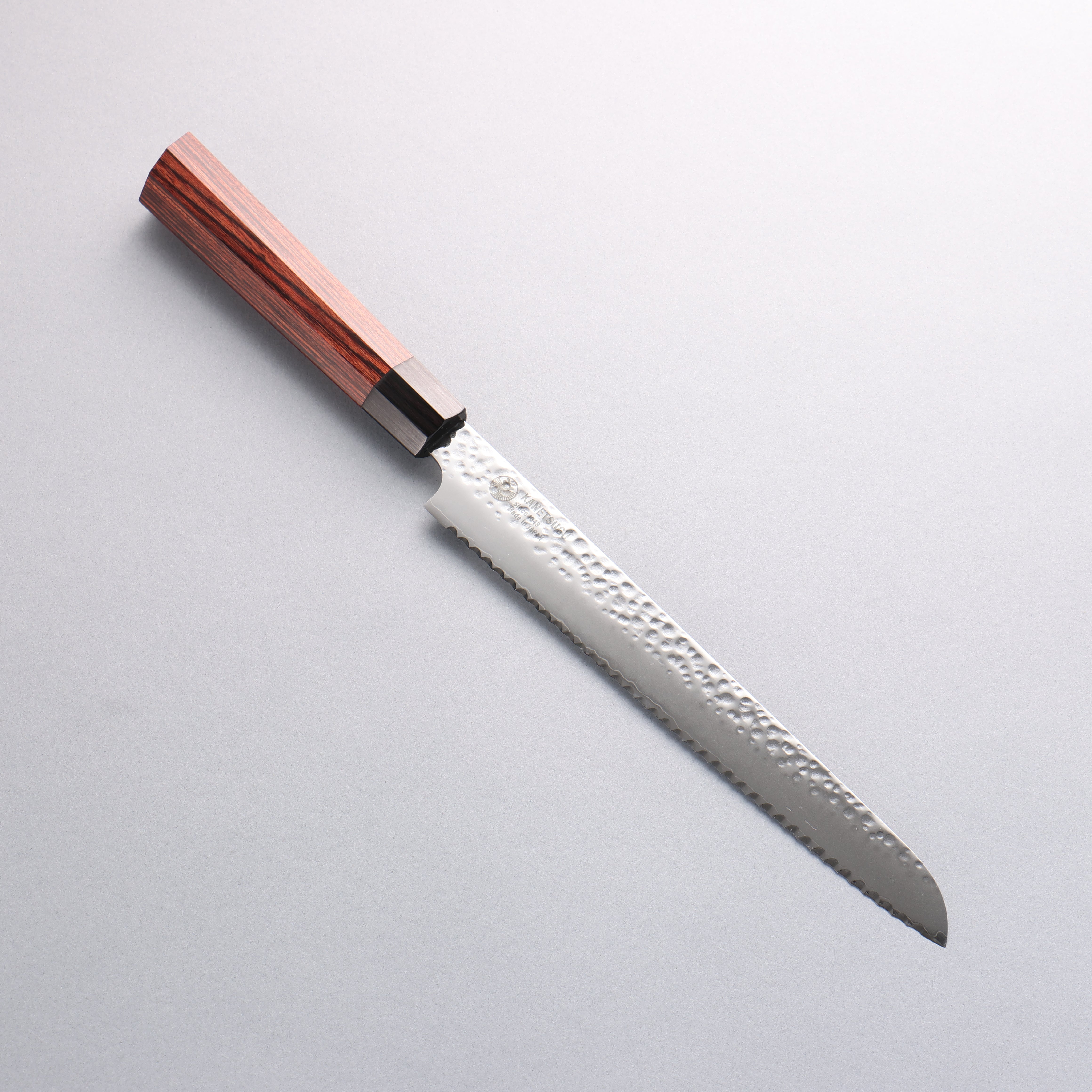 Seki Kanetsugu Heptagon Wood VG10 Hammered Bread Slicer 210mm Pakka wood (heptagonal) Handle - Japanny - Best Japanese Knife
