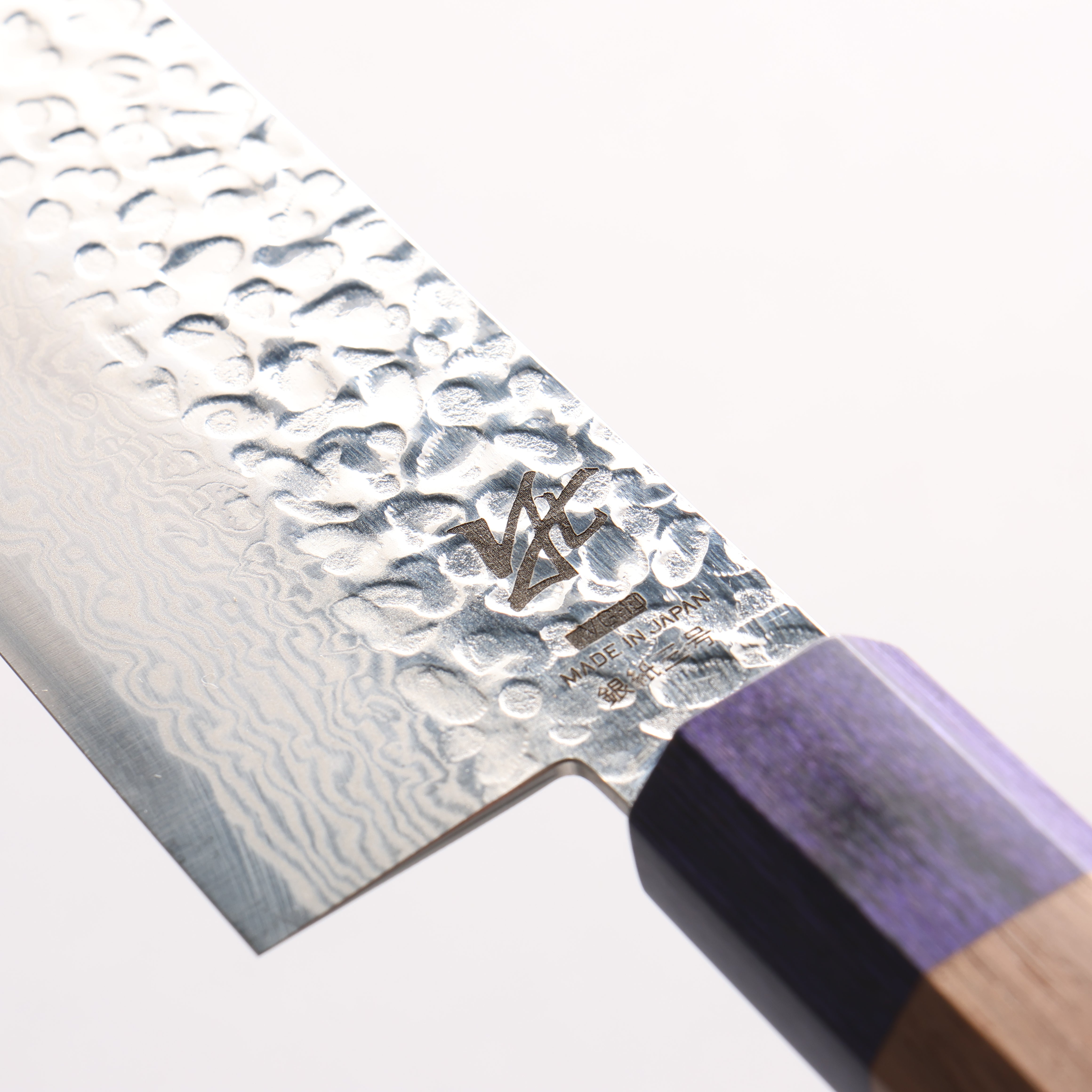 Seisuke Silver Steel No.3 Hammered Damascus Kiritsuke Gyuto 210mm Walnut (With Double Blue Pakka wood) Handle - Japanny - Best Japanese Knife