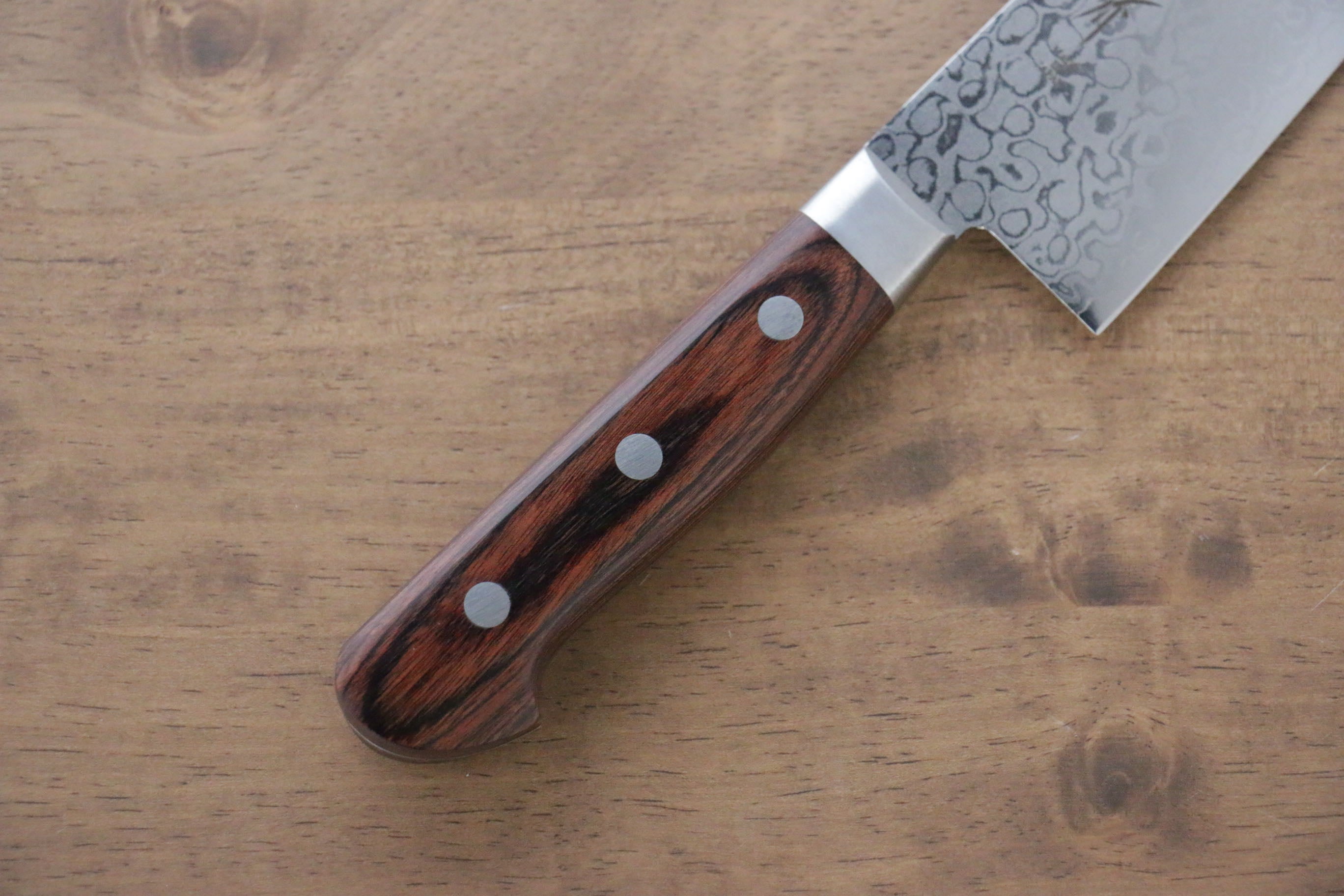 Sakai Takayuki VG10 17 Layer Damascus Mirrored Finish Santoku 165mm - Japanny - Best Japanese Knife