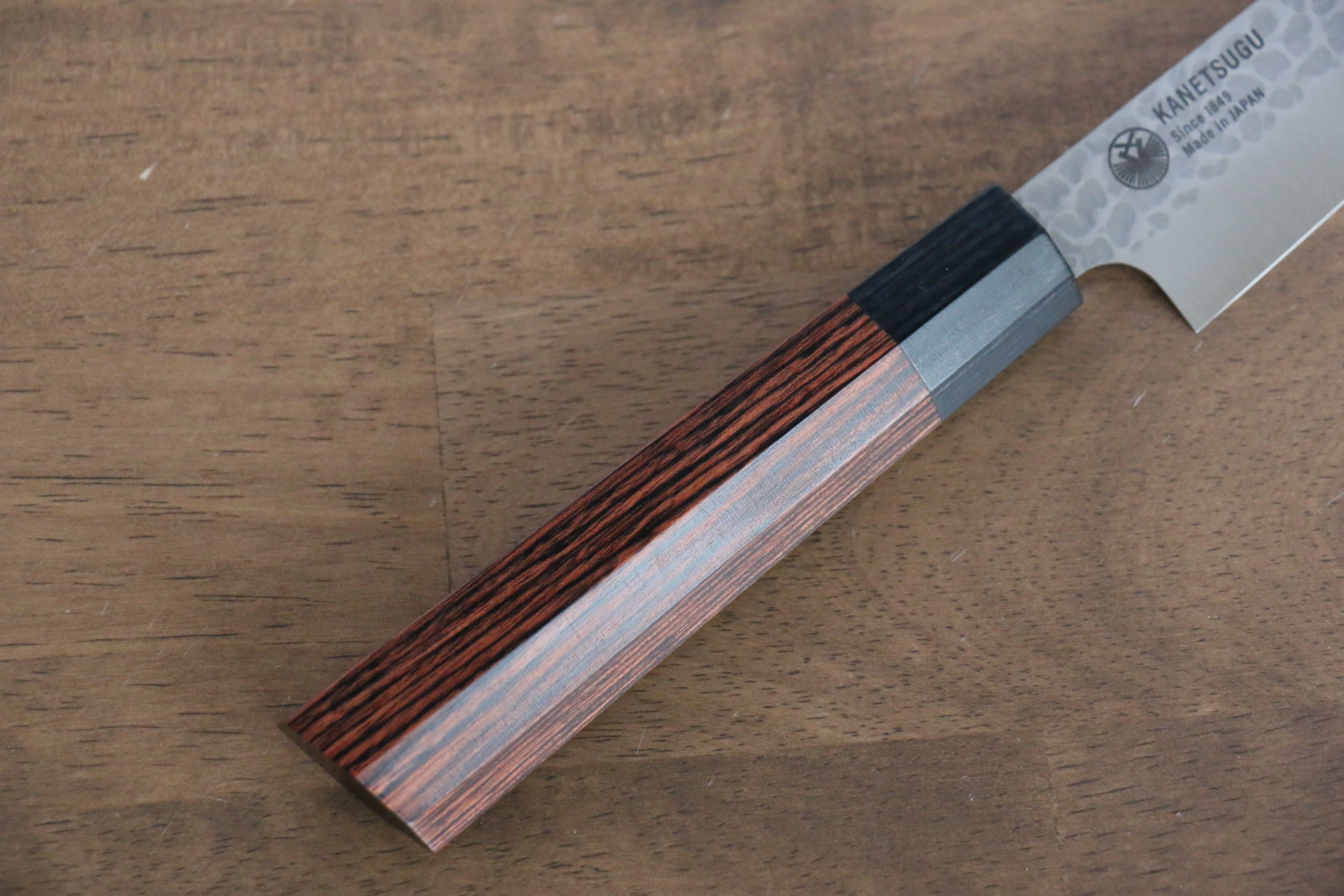 Seki Kanetsugu Heptagon Wood VG10 Hammered Petty-Utility 150mm Pakka wood (heptagonal) Handle - Japanny - Best Japanese Knife