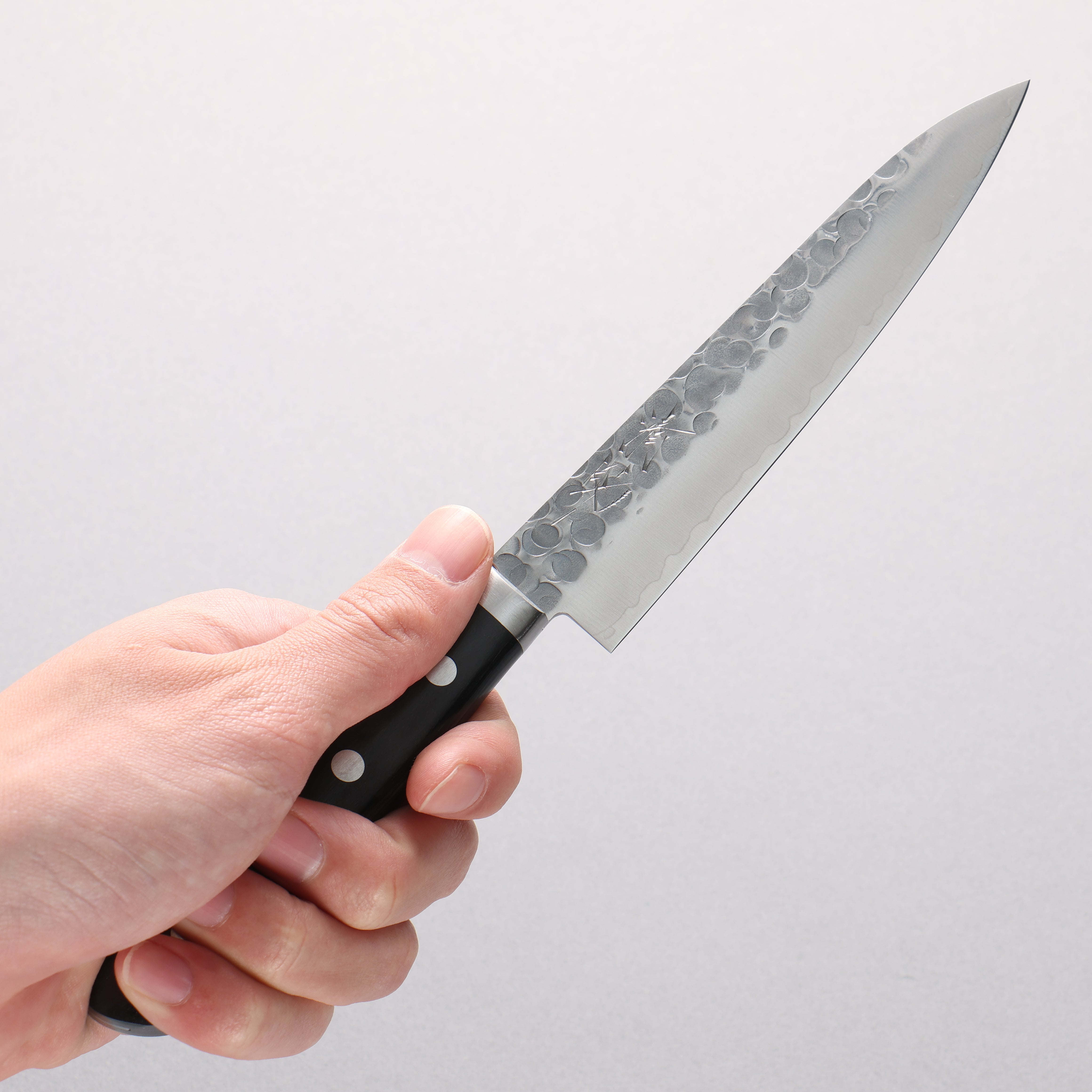 Seisuke VG1 Hammered Migaki Finished Petty-Utility 135mm Black Pakka wood Handle - Japanny - Best Japanese Knife