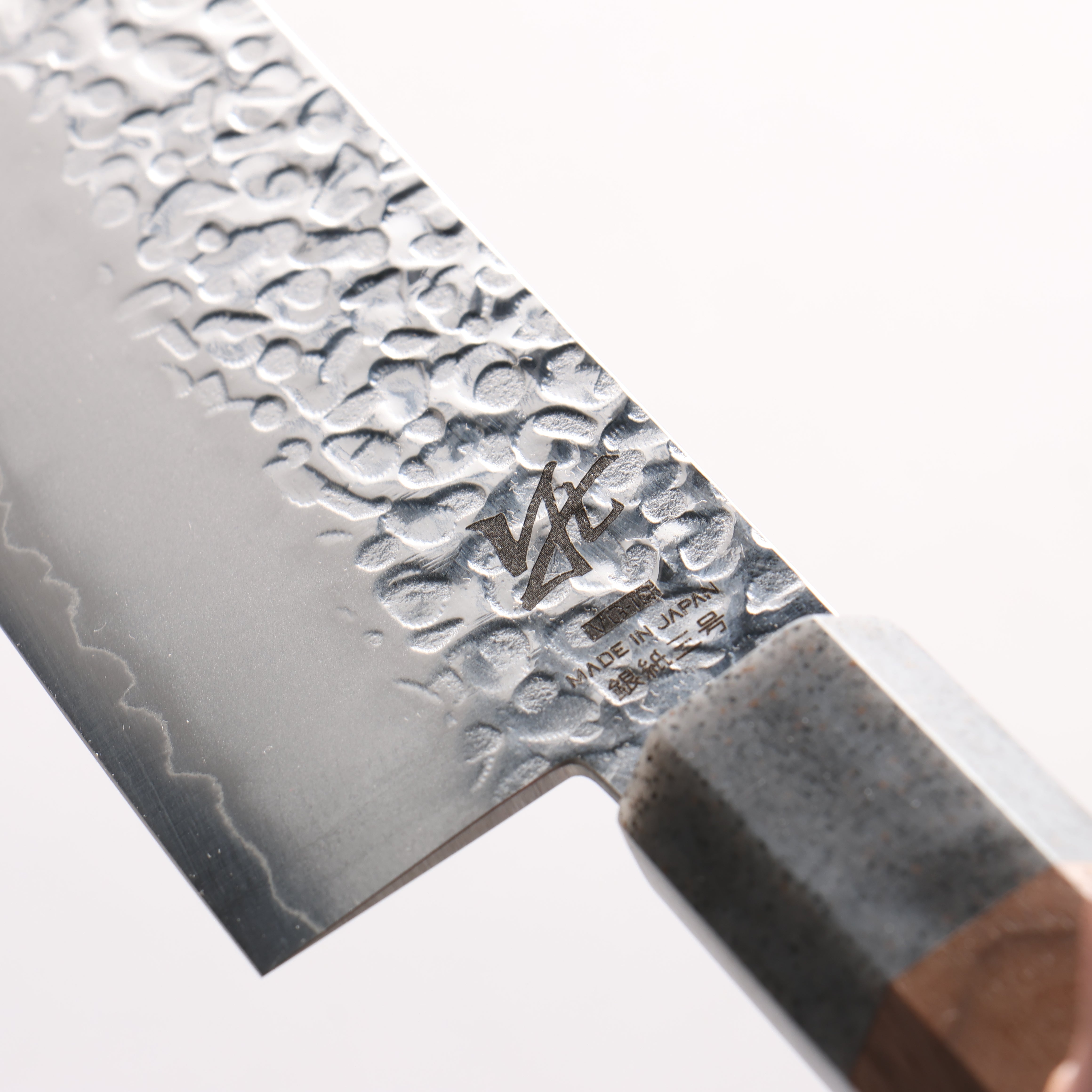 Seisuke Silver Steel No.3 Hammered Kiritsuke Gyuto 210mm Walnut (Ferrule: Grey Resin) Handle - Japanny - Best Japanese Knife
