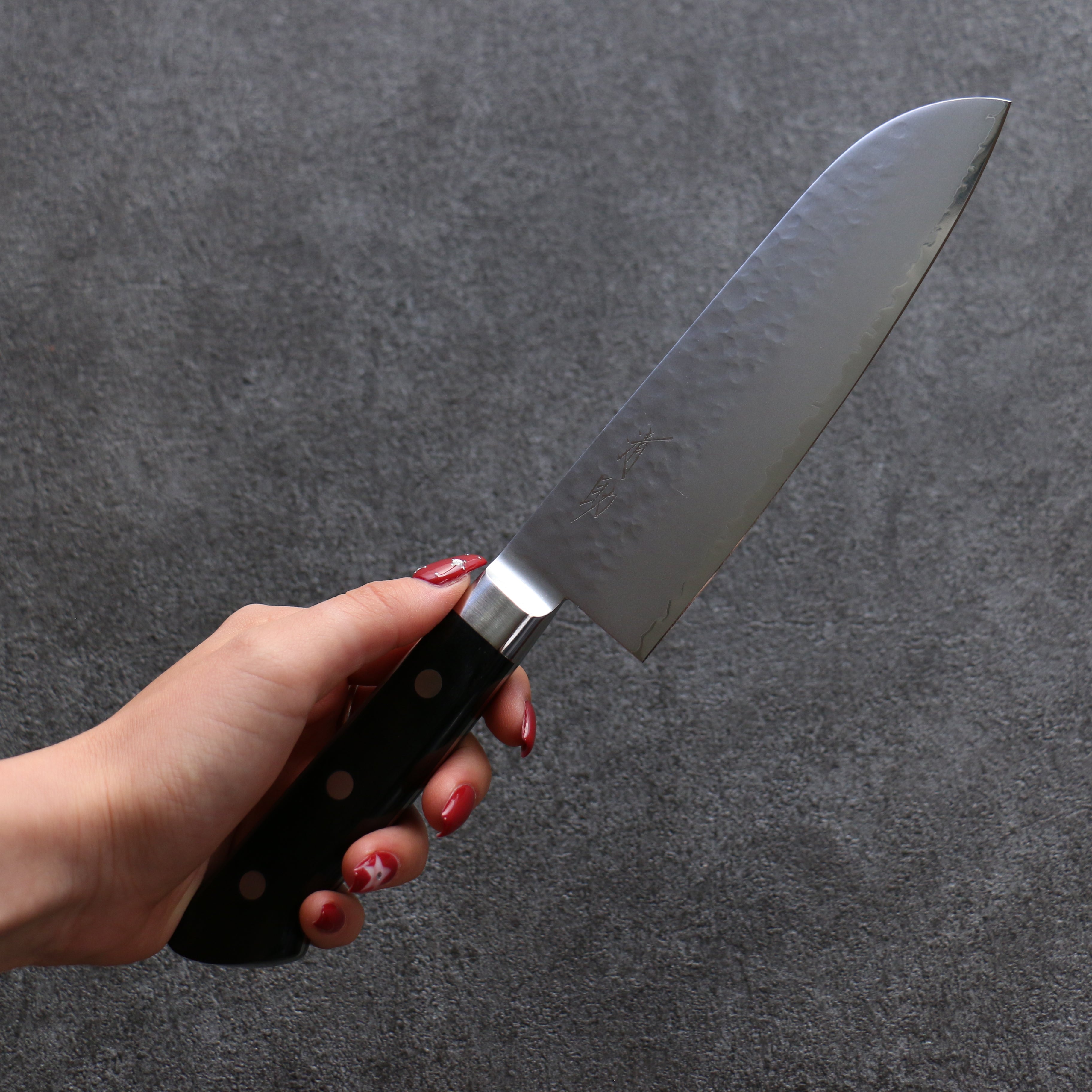 Seisuke VG5 Hammered Kasumitogi Santoku 160mm Black Pakka wood Handle - Japanny - Best Japanese Knife