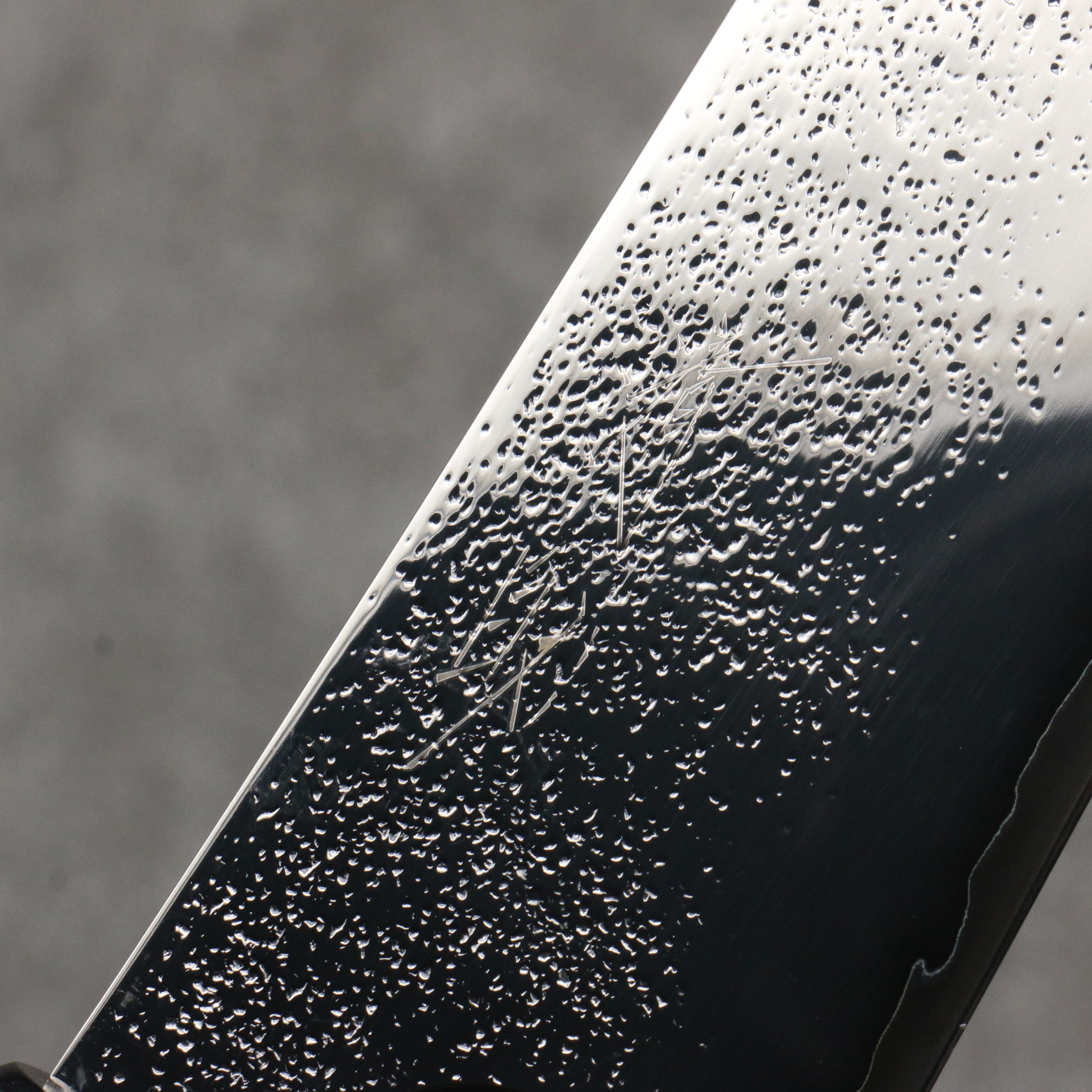 Seisuke VG5 Black Nashiji Mirrored Finish Gyuto  210mm Gray Pakka wood Handle - Japanny - Best Japanese Knife