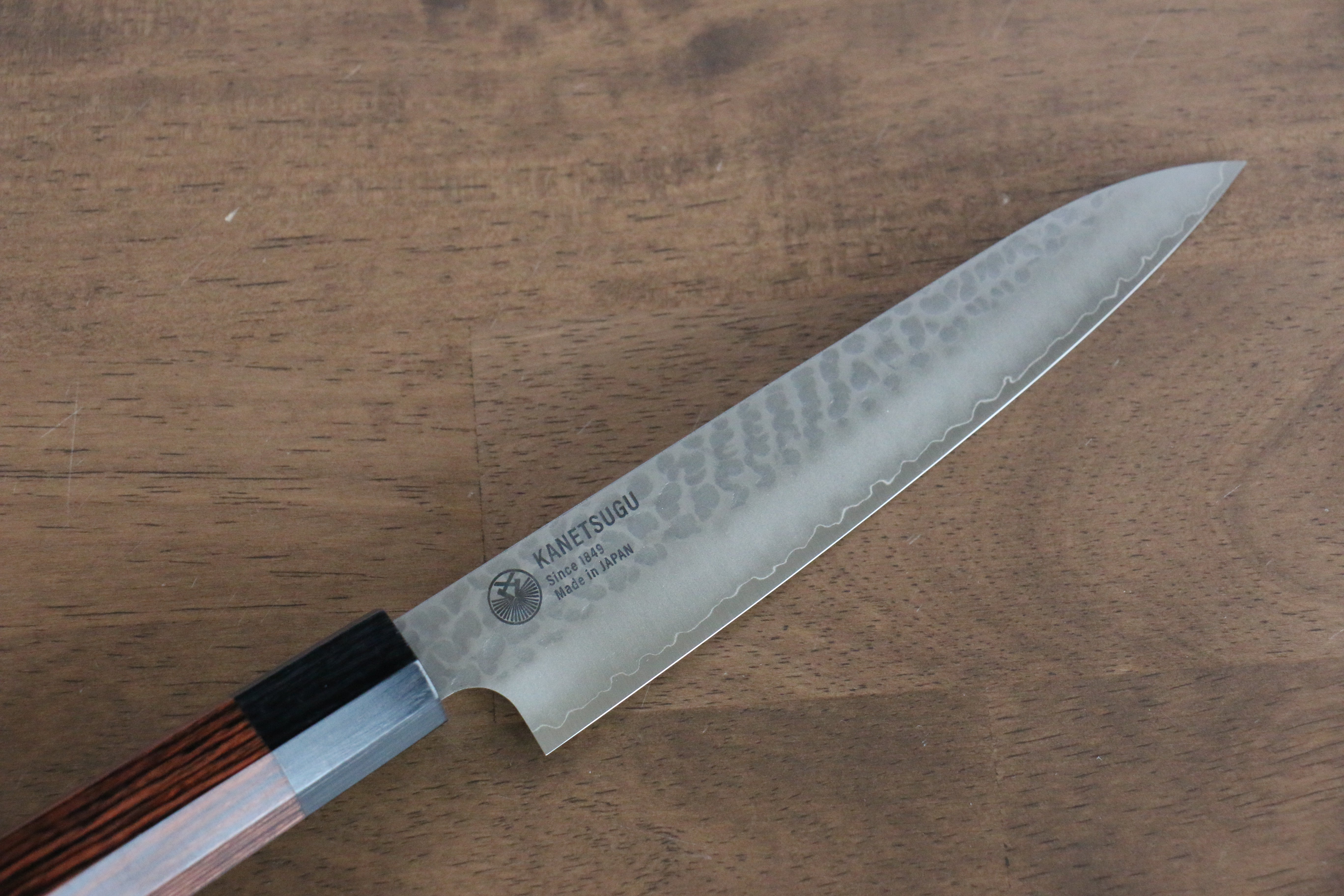 Seki Kanetsugu Heptagon Wood VG10 Hammered Petty-Utility 150mm Pakka wood (heptagonal) Handle - Japanny - Best Japanese Knife