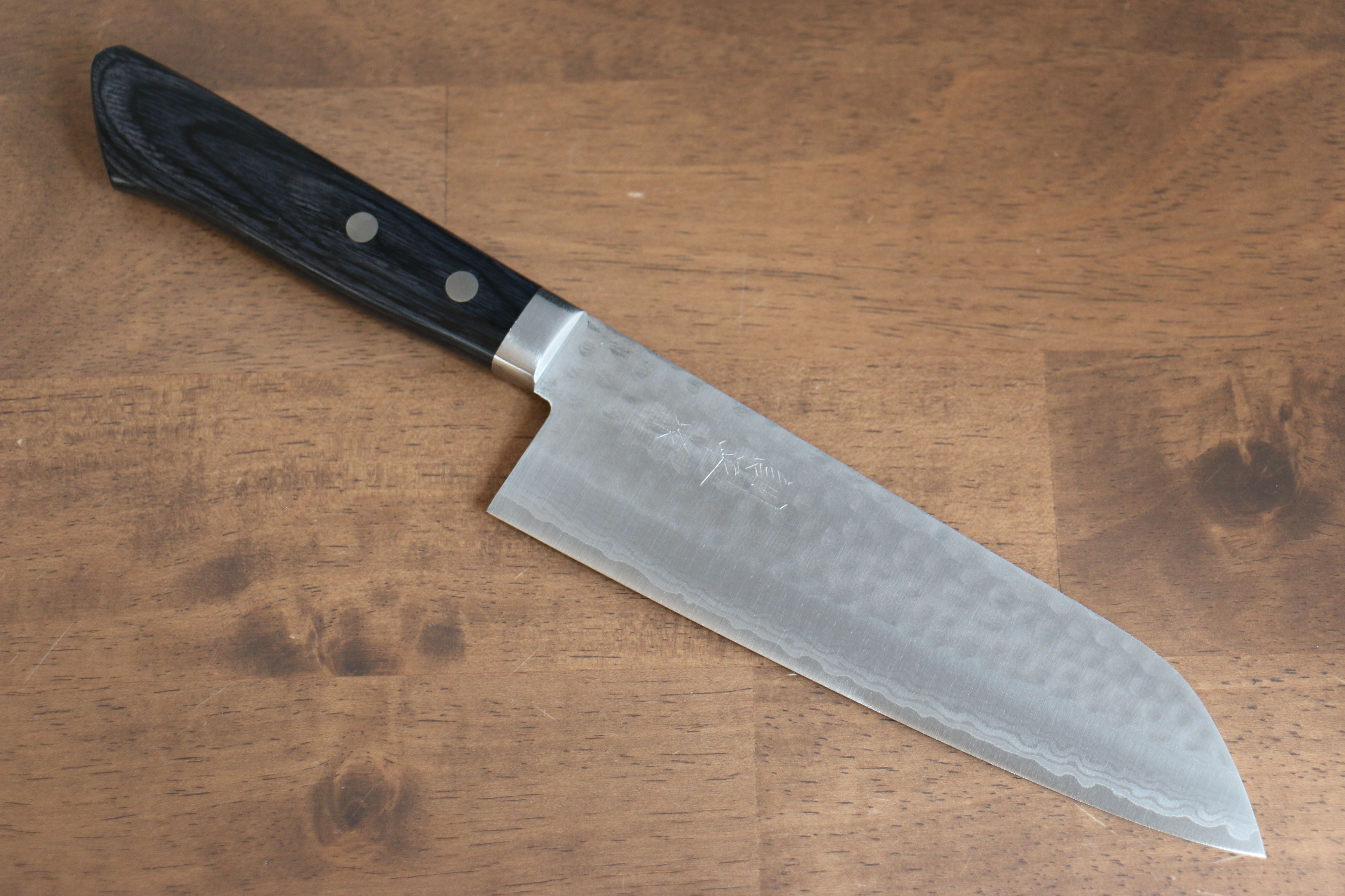 Kunihira Kokuryu VG10 Hammered Damascus Santoku 170mm Navy blue Pakka wood Handle - Japanny - Best Japanese Knife