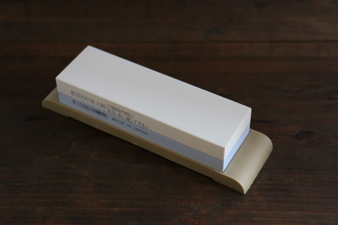 Suehiro Two Sided MINI Sharpening Stone with Rubber Base - #1000 & #3000 - Japanny - Best Japanese Knife